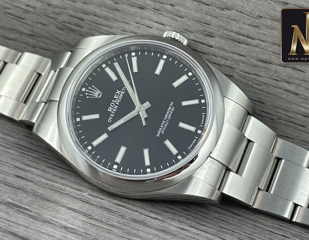 Rolex Oyster perpetual 39mm 114300 black soleil dial out of production