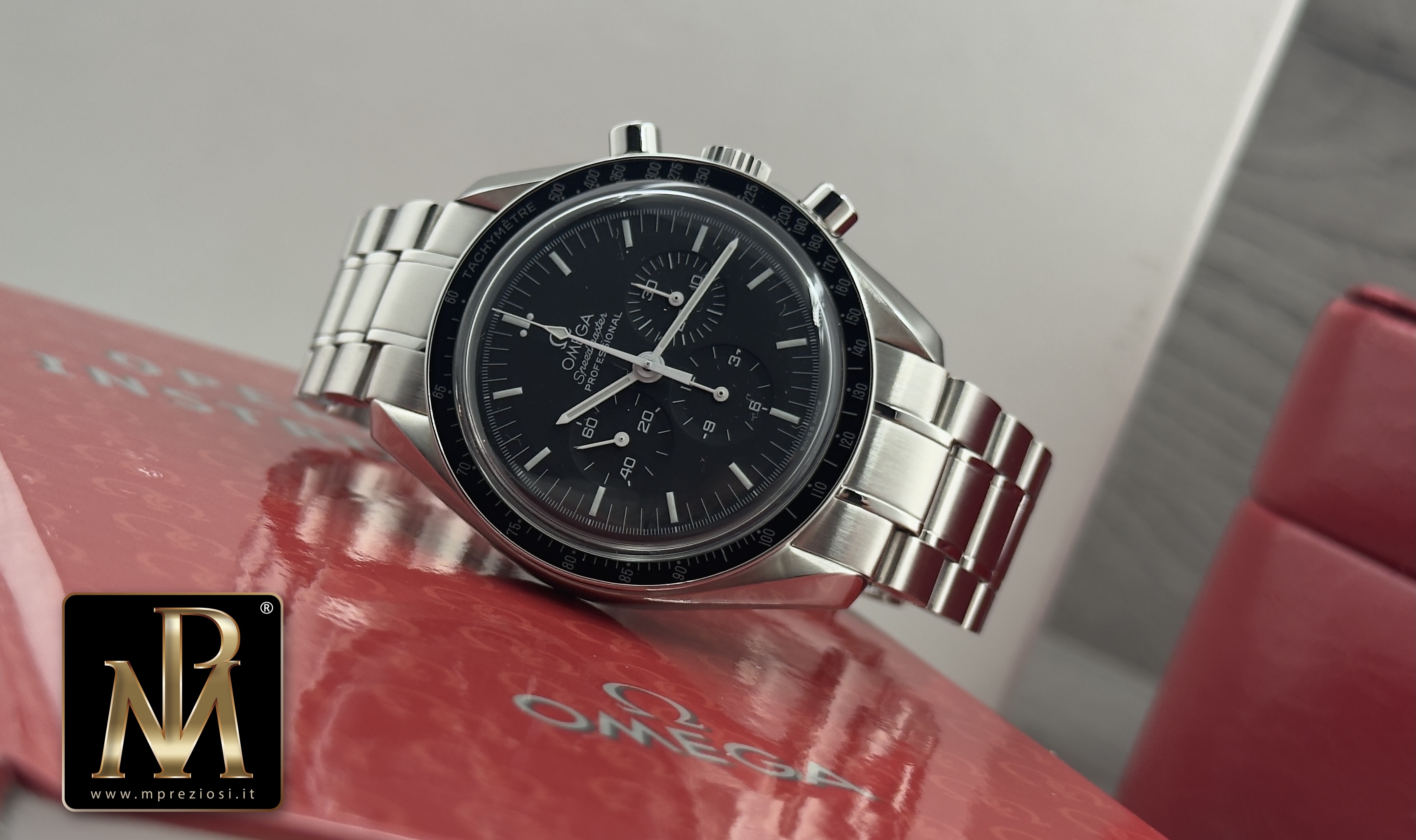Omega Speedmaster 35705000 box and papers cal 18612