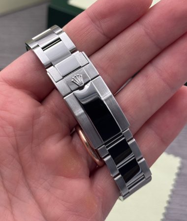 Rolex Yacht-Master 116622, dettaglio della chiusura e del bracciale in acciaio.