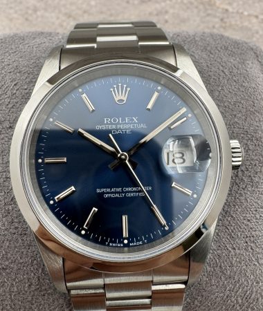 Rolex Oyster Perpetual Date 15200: quadrante blu ravvicinato