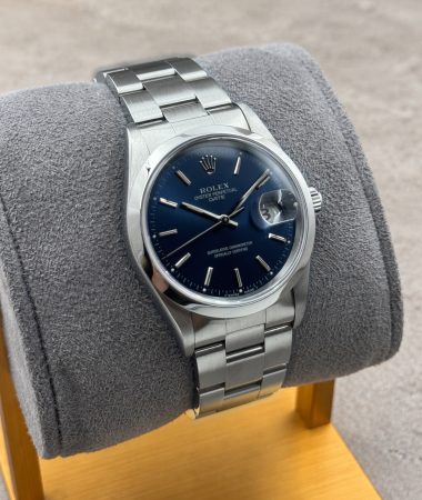 Rolex Oyster Perpetual Date 15200: vista tre quarti e bracciale