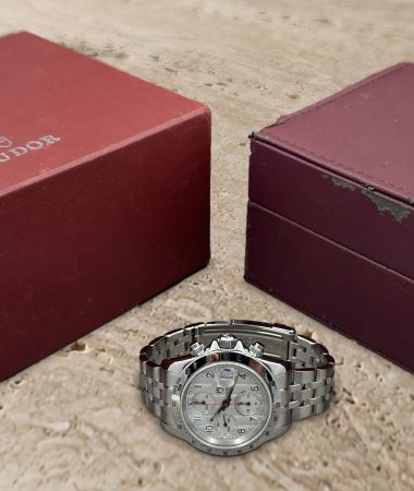 Tudor Prince Date 79280P con scatola e controscatola Tudor su travertino avorio.